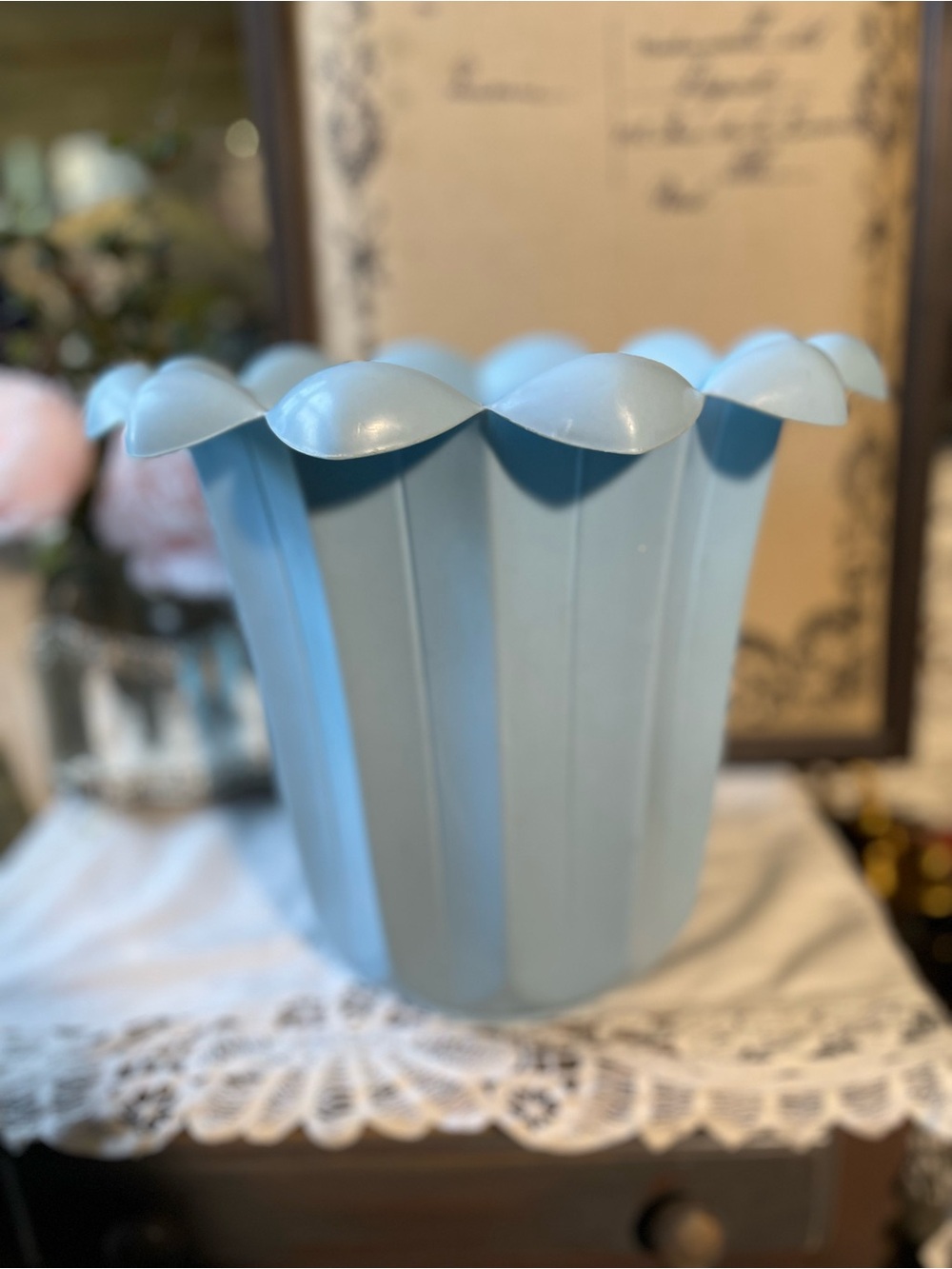 Vintage Fesco Blue plastic Tulip Waste Basket trash can